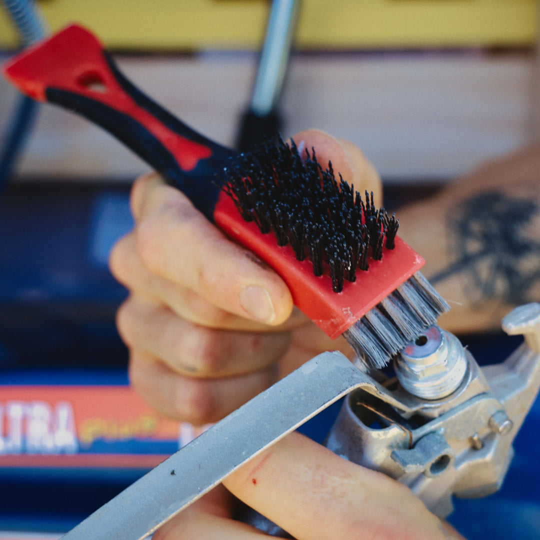 3-in-1 Multipurpose Brush & Scraper